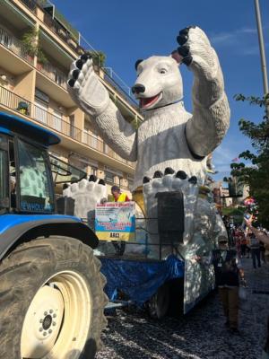 シロクマの山車