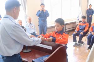 入団証書授与１