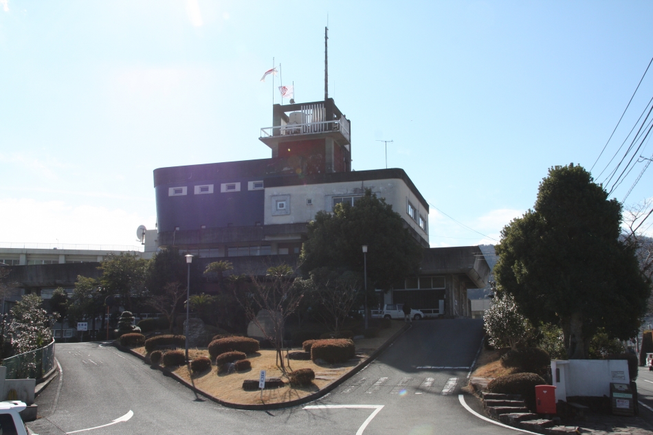 役場本庁舎01