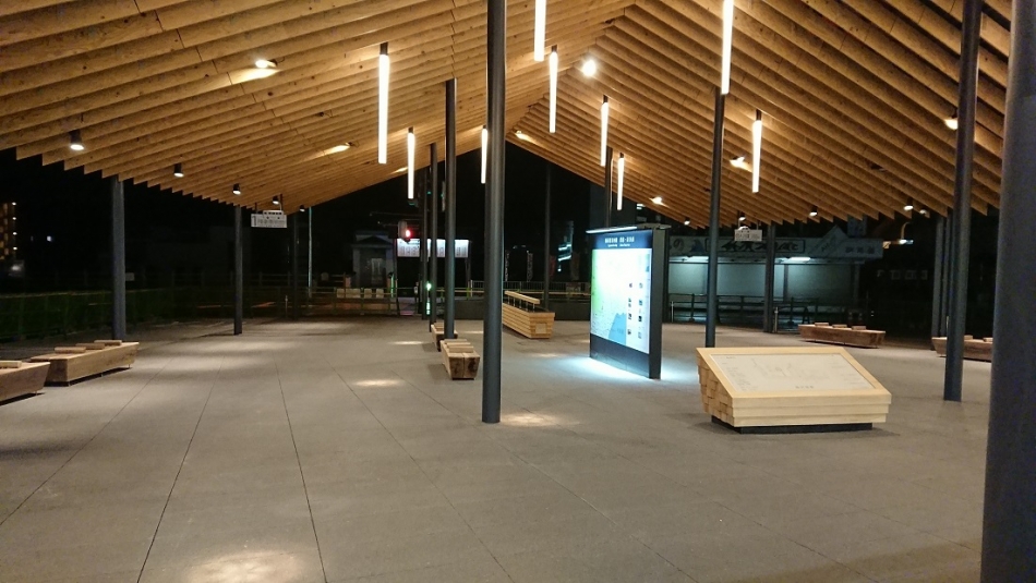湯河原駅前広場02