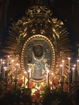 聖母マリアの祭壇