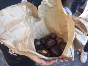 La(ラ) sagra(サグラ) delle(デッレ) castagne(カスターニェ)(栗祭り)